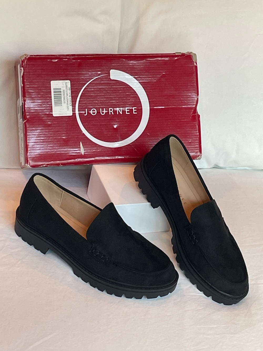 Journee Erika Black Faux Suede Loafers Sz 8 BNWB - Picture 7 of 8